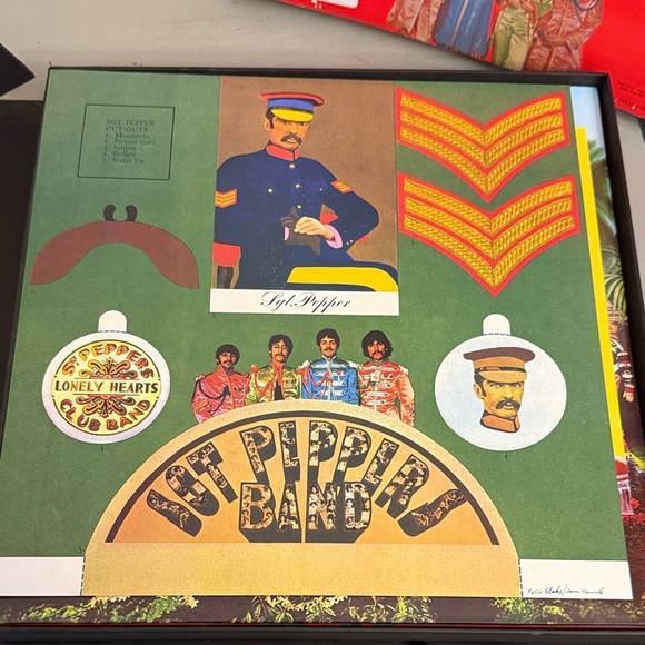 The Beatles Sgt. Pepper's Anniversary Edition 6 Disc Super Deluxe Album Box - Picture 9 of 16